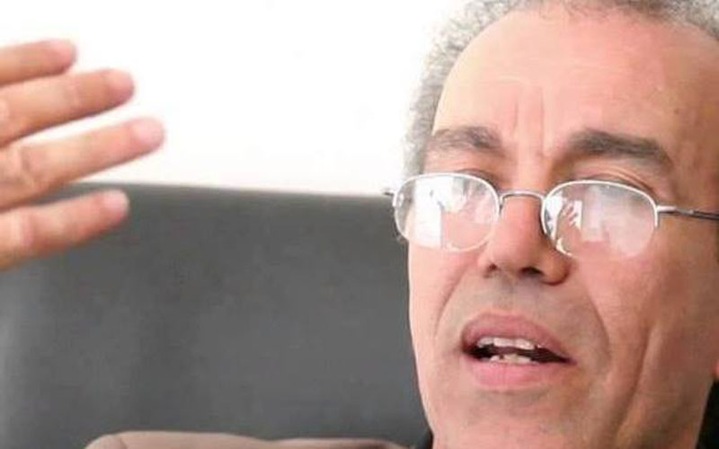 "زارو" يقصف "عصيد" في ساحة ثاويزا