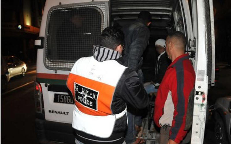 جاو من فاس باش يگريسو ناس طنجة والبوليس شدوهم جاو من فاس باش يگريسو ناس طنجة والبوليس شدوهم