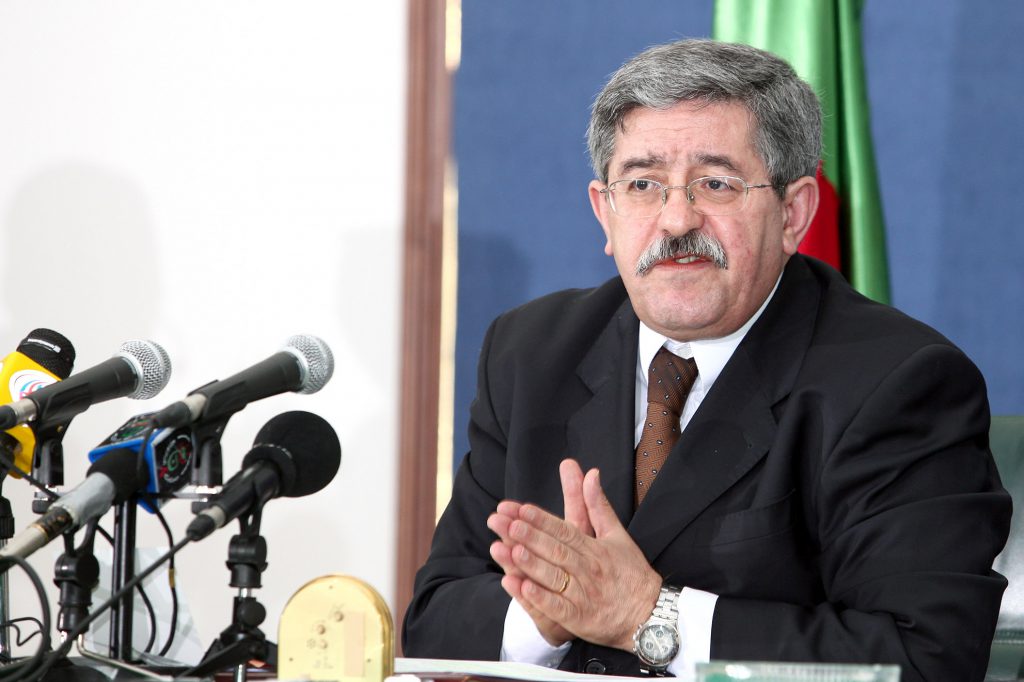 بعد تعيينه وزيرا أول، أحمد أويحيى يطلق صافرات الانذار لهذا السبب