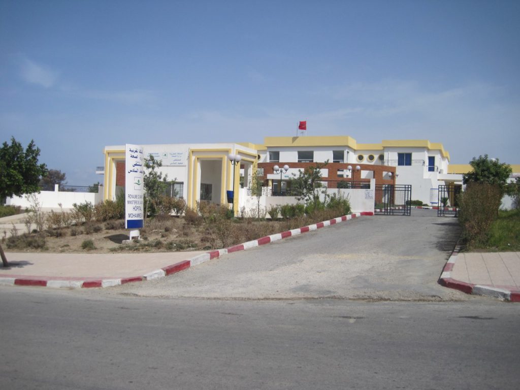 عصابة تهاجم مستشفى وهلع بين الموظفين والمرضى