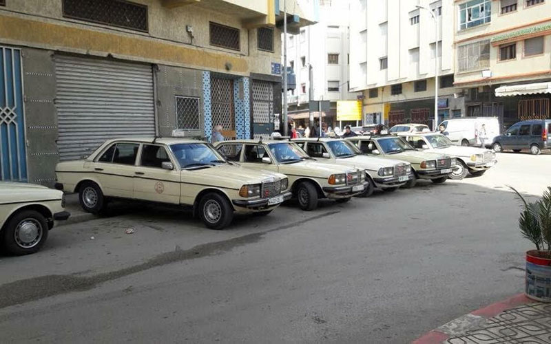 نشطاء بطنجة يطلقون هاشتاج #_الرصيف_من_حقي..