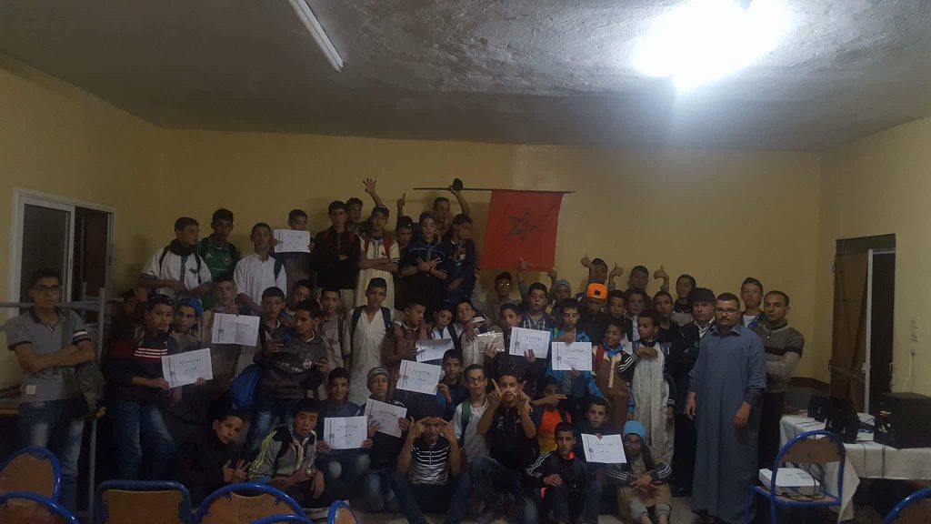 بنواحي تيزنيت شباب بدار الطالب اداوسملال يحتفلون بالذكرى 42 للمسيرة الخضراء و و الذكرى 61 لعيد الاستقلال