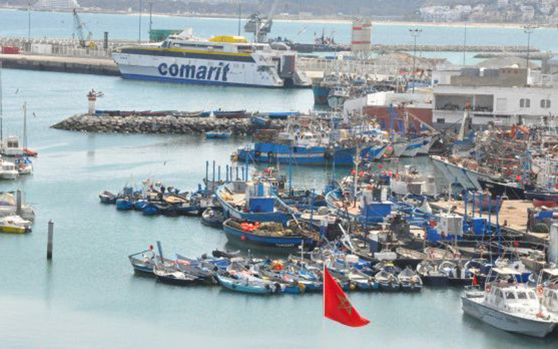 العواصف توقف الملاحة البحرية بطنجة العواصف توقف الملاحة البحرية بطنجة