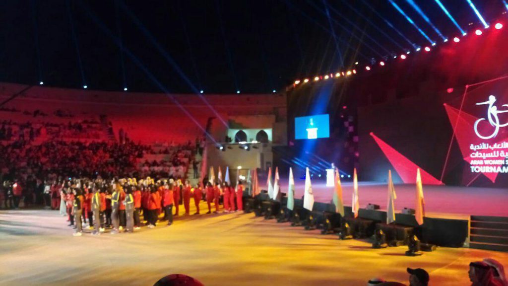 راية المغرب ترفرف خلال حفل افتتاح الألعاب الرياضية العربية للسيدات بالإمارات