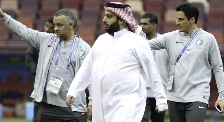 “آل الشيخ” وسط زوبعة.. دعوات إلى وأد ‘فتنة رياضية’ بين الرياض والقاهرة