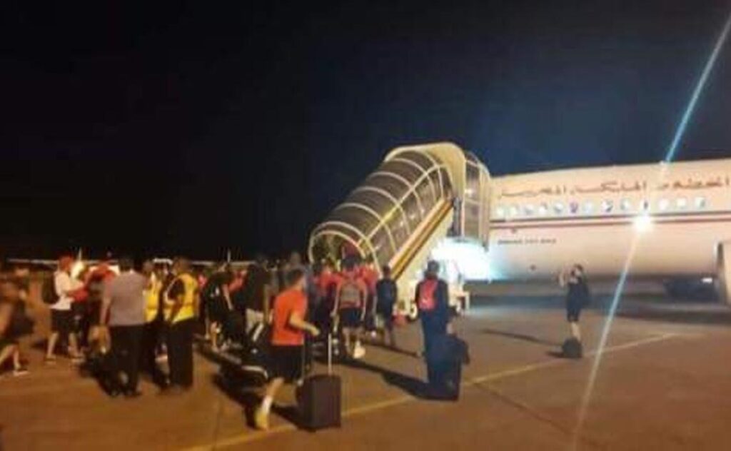 بعثة المنتخب الوطني تصل بسلام إلى العاصمة الرباط