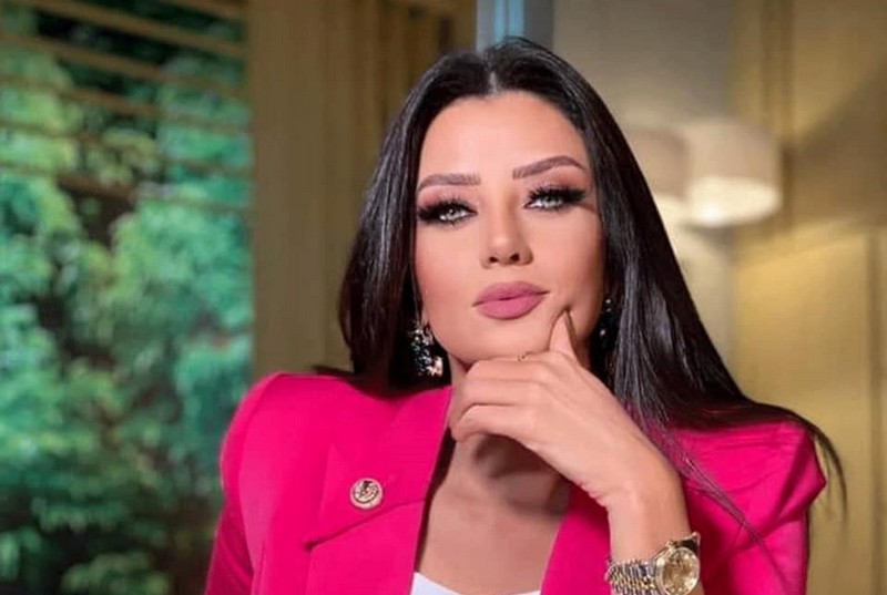 تصريحات رضوى الشربيني حول ‘الستات’ و’الرجالة’ بندوة كازا تثير استفزاز الجمهور المغربي
