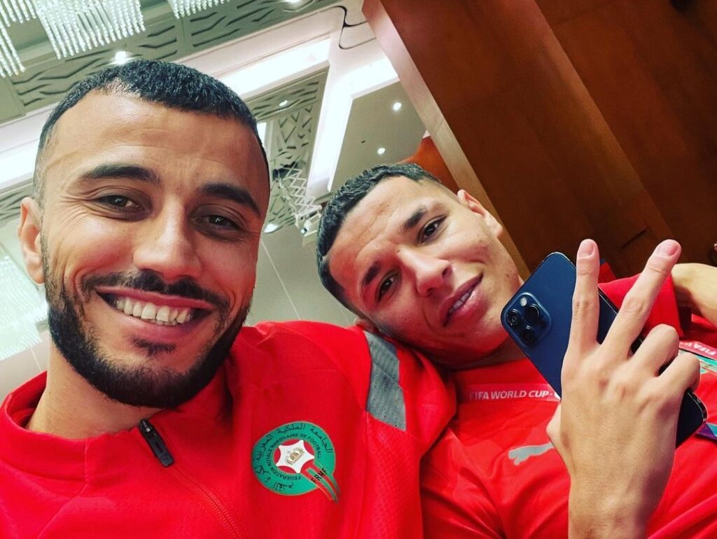 رومان سايس رفقة أمين حاريث