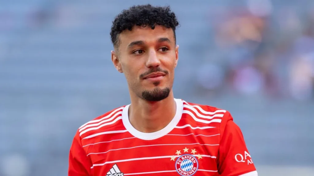 الدولي المغربي نصير مزراوي لاعب بايرن ميونيخ الألماني