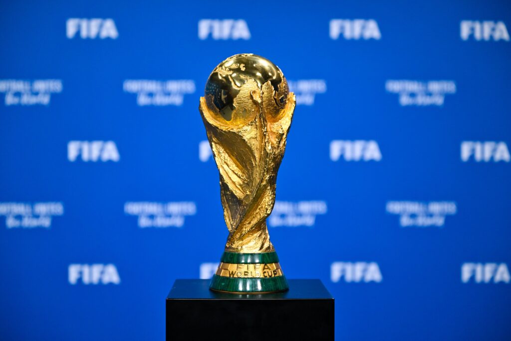 رئيس الفيفا يكشف عن الملعب الذي سيفتتح نهائيات كأس العالم 2026 مجسم كأس العالم
