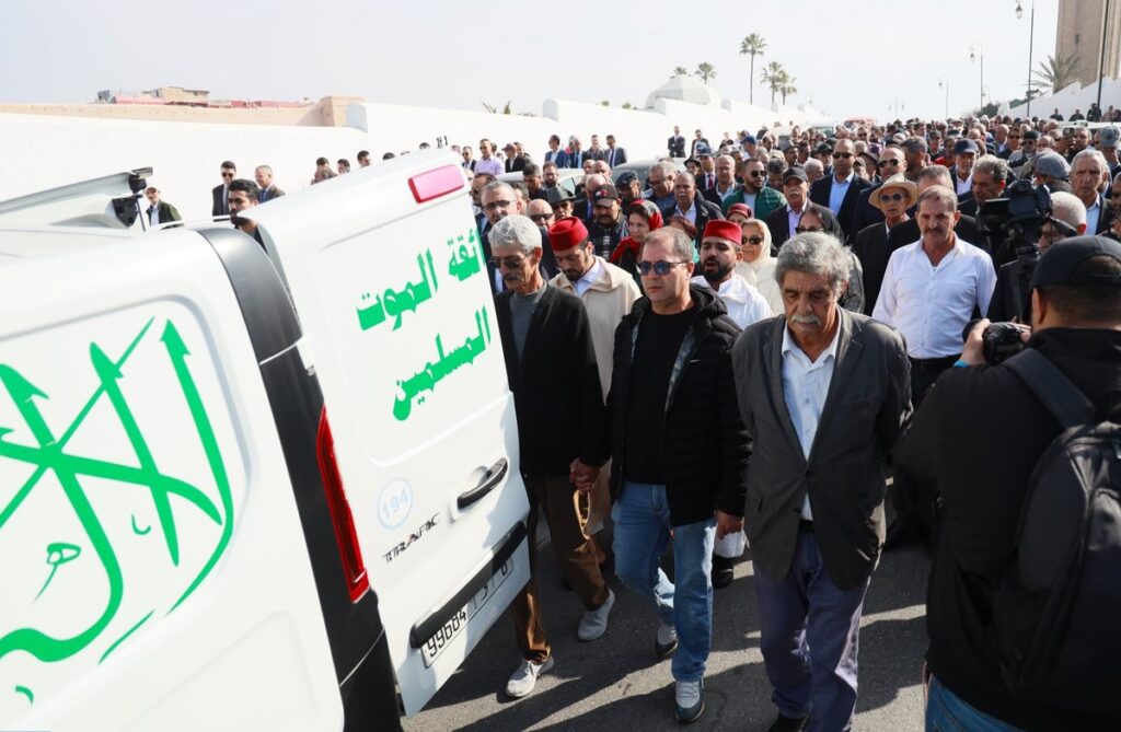 جثمان الراحل أحمد حرزني يوارى الثرى بمقبرة الشهداء