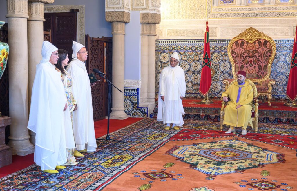 الملك يستقبل الأعضاء الجدد المعينين بالمحكمة الدستورية