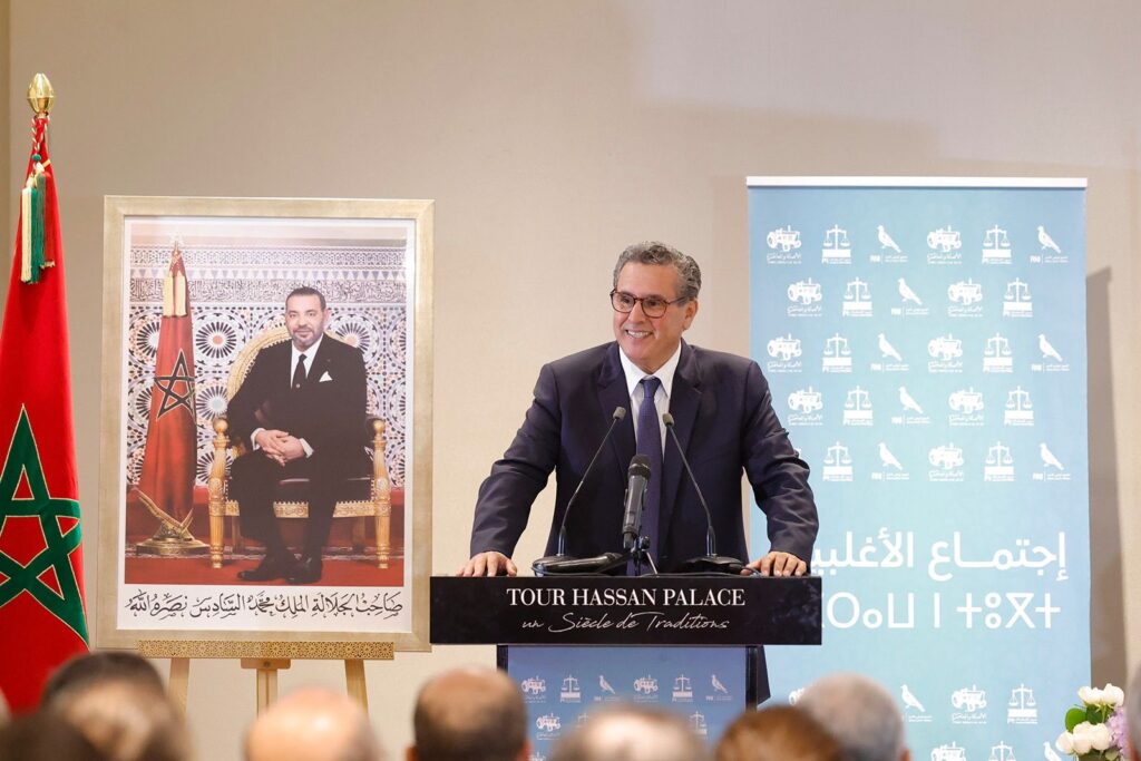 عزيز أخنوش رئيس الحكومة والتجمع الوطني للأحرار