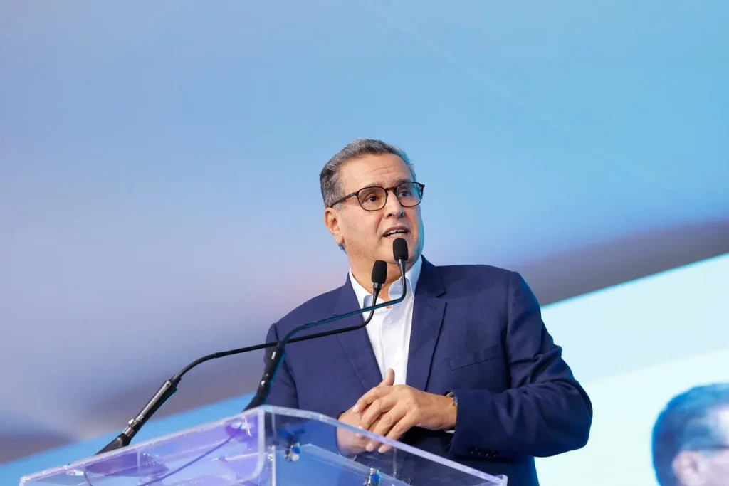 عزيز أخنوش رئيس الحكومة وحزب التجمع الوطني للأحرار