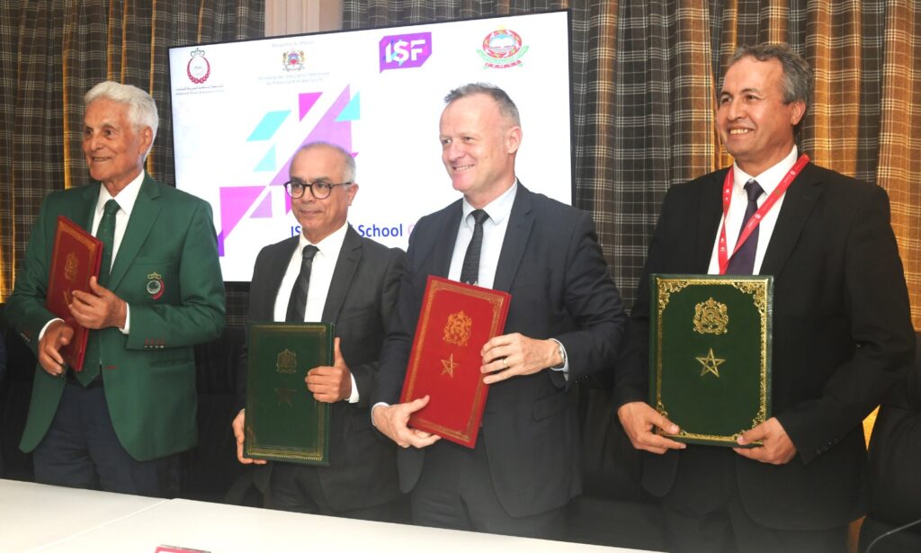 مراسيم توقيع مذكرة تفاهم لتنظيم بطولة العالم المدرسية للجولف ببلادنا لسنوات 2025 و2026 و2028