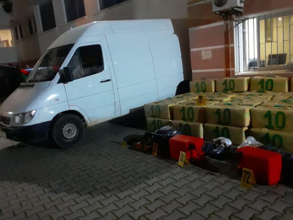 إحباط محاولة تهريب طنين و145 كيلوغراما من مخدر الشيرا بالقنيطرة