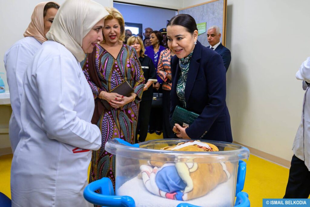 الأميرة للا أسماء والسيدة الأولى لكوت ديفوار تدشنان بالرباط مركز التشخيص والتأهيل السمعي التابع لمؤسسة للا أسماء