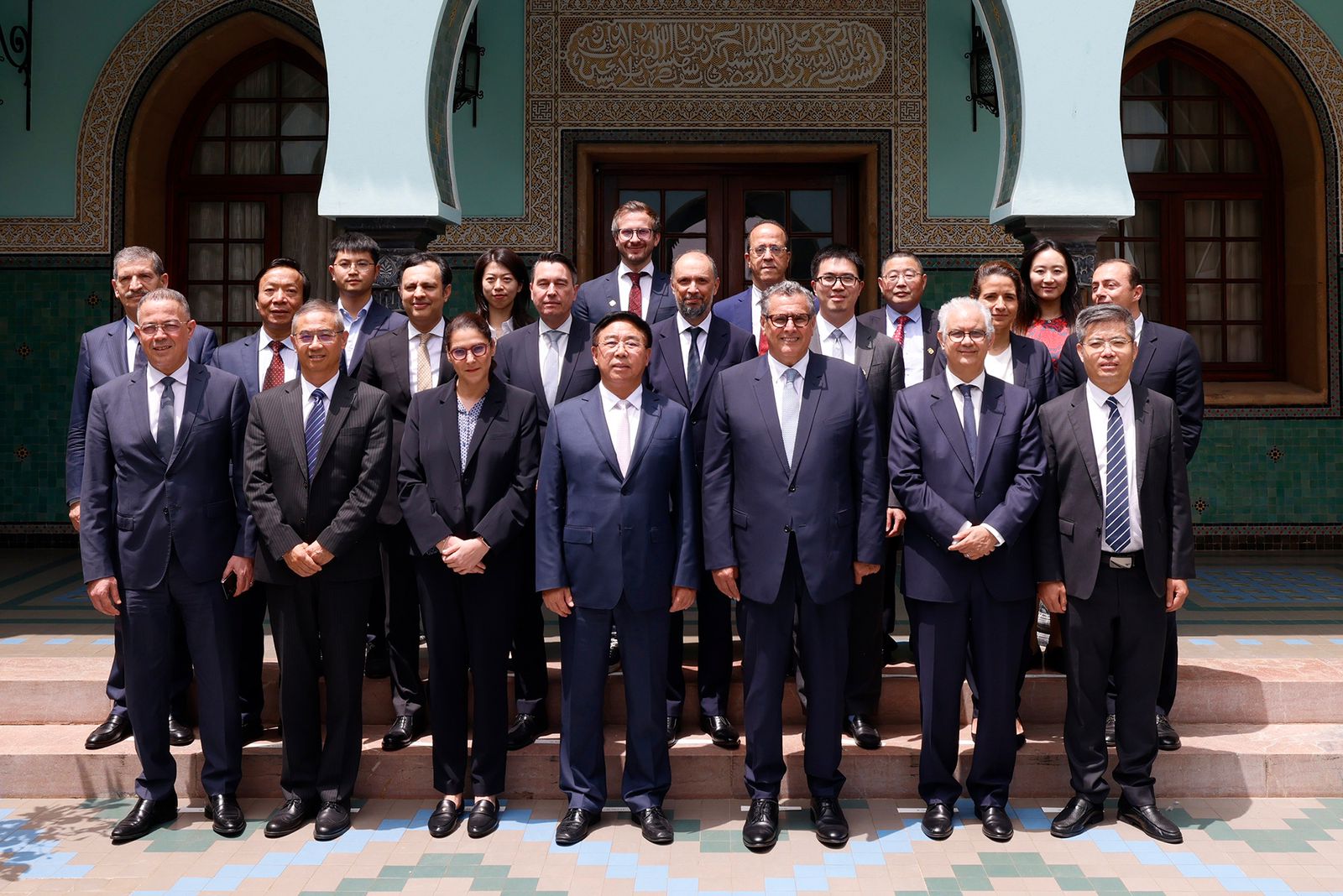 رئيس الحكومة يشرف على توقيع اتفاقية استثمارية ذات طابع استراتيجي بين الحكومة المغربية والمجموعة الصينية-الأوروبية "GOTION High-Tech"