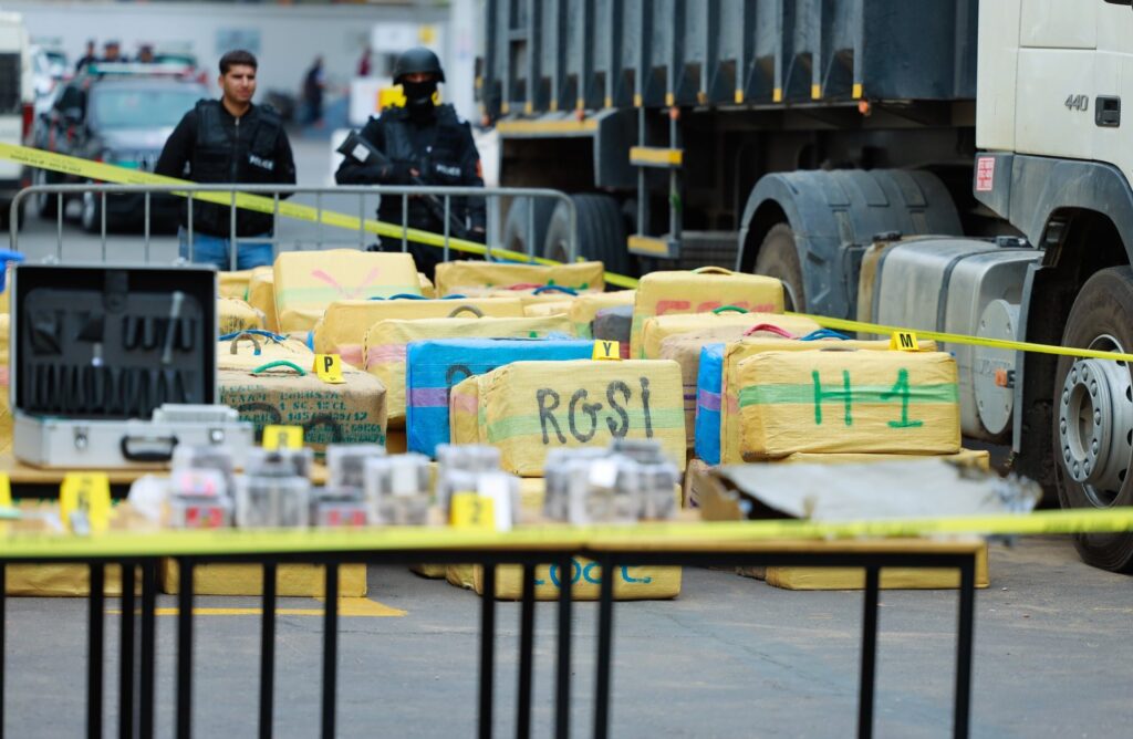 إحباط عملية كبرى للتهريب الدولي للمخدرات بمنطقة سيدي رحال الشاطئية وحجز أزيد من 18 طنا من مخدر الشيرا