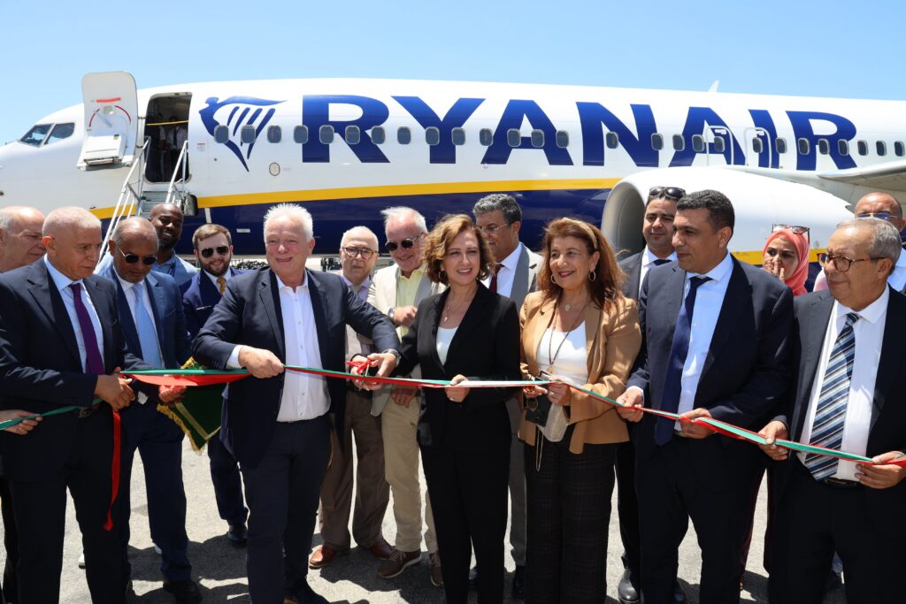 “ريان إير” تفتتح بمطار طنجة قاعدتها الرابعة بالمغرب “ريان إير” تفتتح بمطار طنجة قاعدتها الرابعة بالمغرب