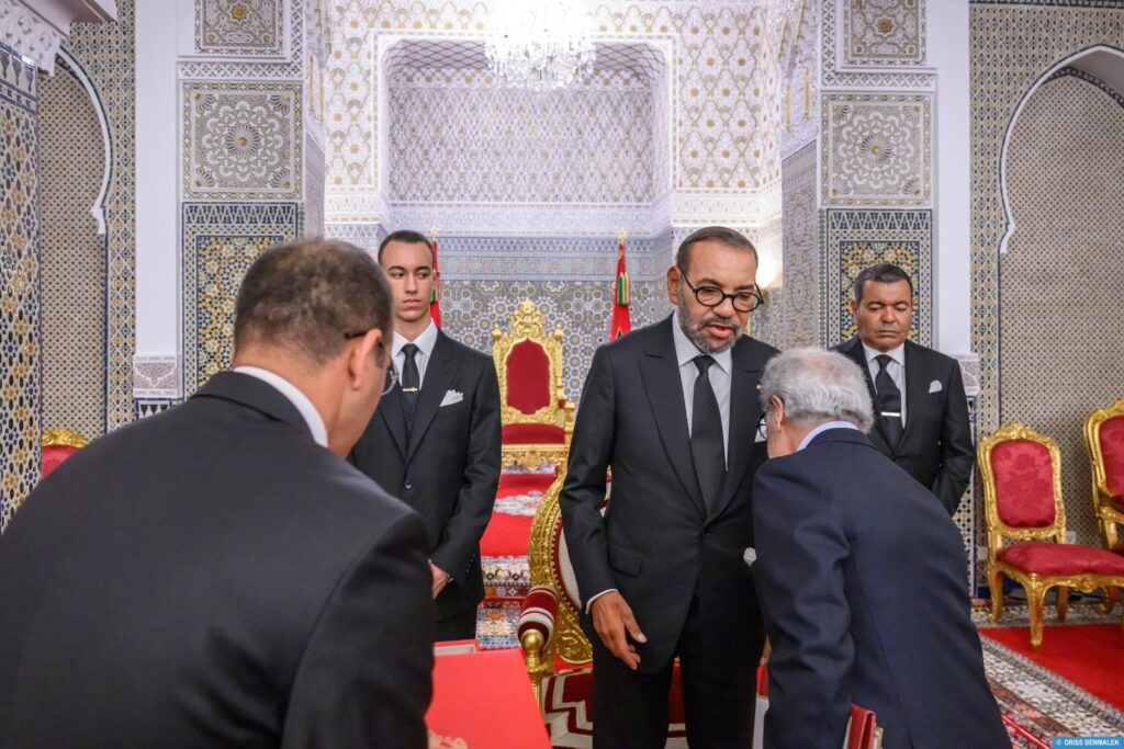 جلالة الملك محمد السادس يستقبل والي بنك المغرب