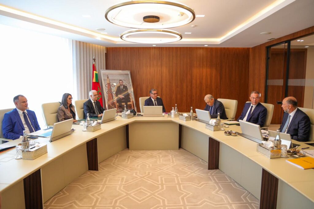 رئيس الحكومة يترأس اجتماع لجنة القيادة المكلفة بـ "عرض المغرب" في مجال الهيدروجين الأخضر