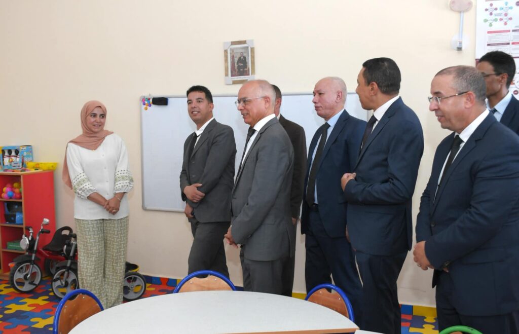 وزير التربية الوطنية والتعليم الأولي والرياضة يقوم بزيارة تفقدية لعدد من المؤسسات التعليمية بالمديرية الإقليمية بخنيفرة