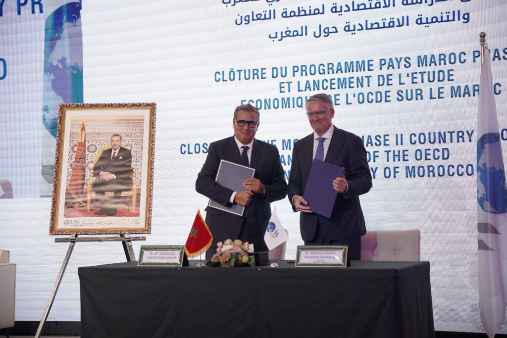 توقيع بروتوكول اتفاق بين المغرب ومنظمة التعاون والتنمية الاقتصادية لتعزيز التعاون حول الأولويات الاستراتيجية الجديدة
