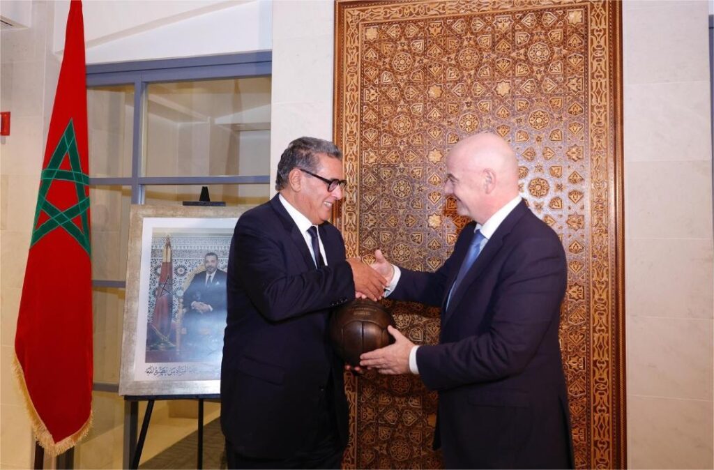 رئيس الحكومة المغربية يبحث مع جياني إنفانتينو تحضيرات كأس العالم 2030