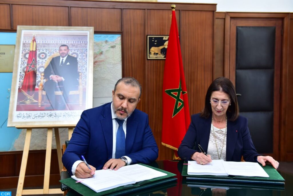 المديرة العامة للمكتب الوطني للهيدروكاربورات والمعادن، أمينة بنخضرة، والمدير العام للمكتب الوطني للكهرباء والماء الصالح للشرب، طارق حمان