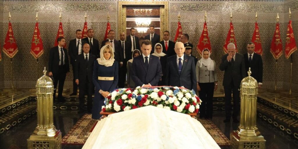 ماكرون وزوجته يزوران ضريح محمد الخامس