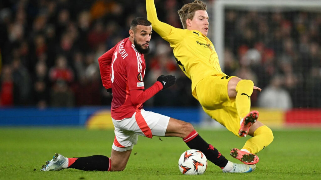 الدولي المغربي نصير مزراوي، لاعب مانشستر يونايتد