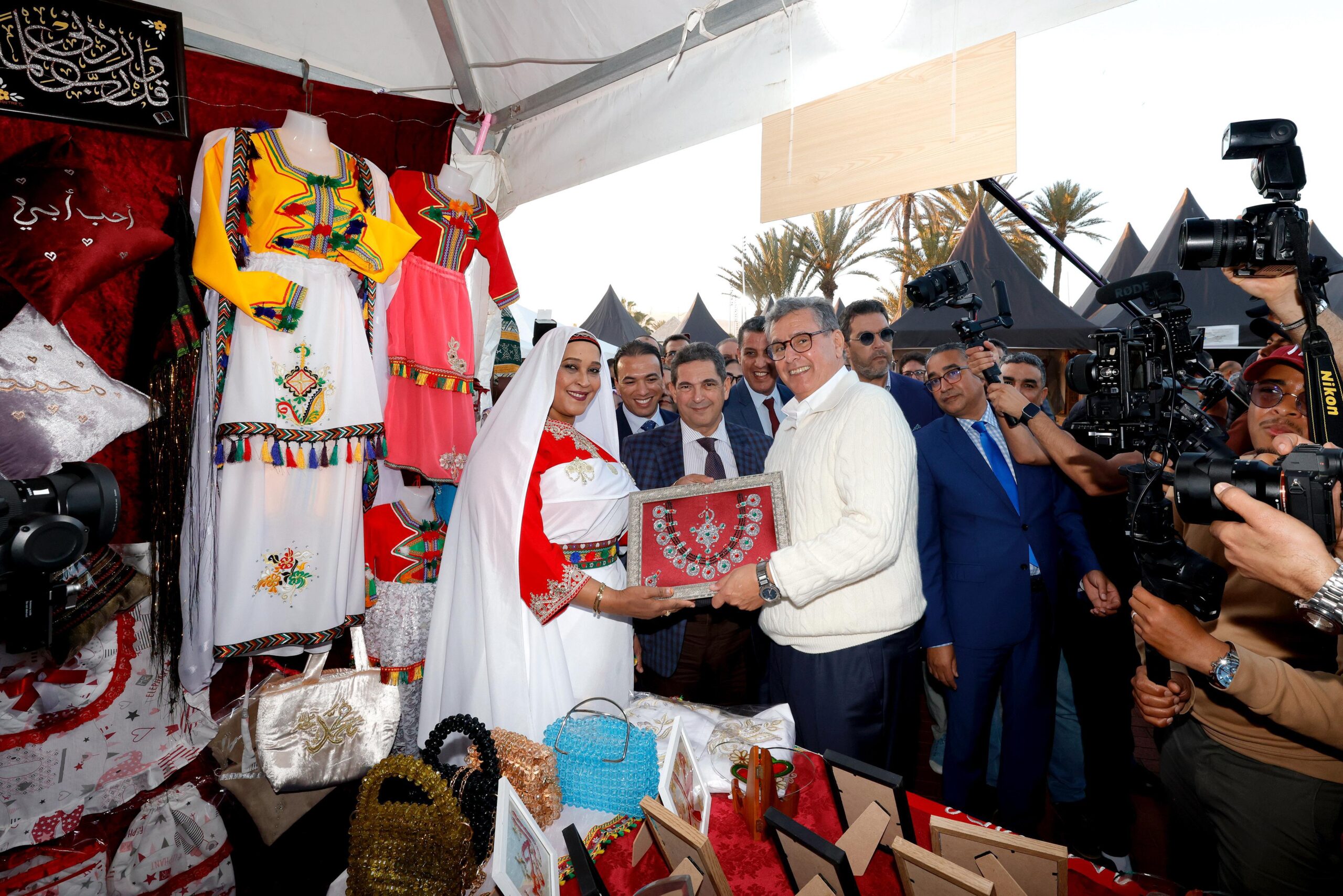  أخنوش يقوم بزيارة لمعرض الصناعة التقليدية لأكادير إداوتنان