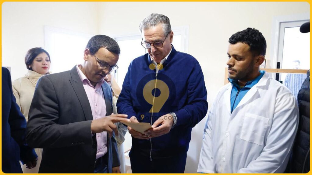 قام عزيز أخنوش، صباح اليوم الجمعة، بزيارة لمجموعة من المناطق ‏المتواجدة بإقليم الحوز لتفقد عددٍ من المشاريع ‏السوسيو اقتصادية المدرة للدخل.