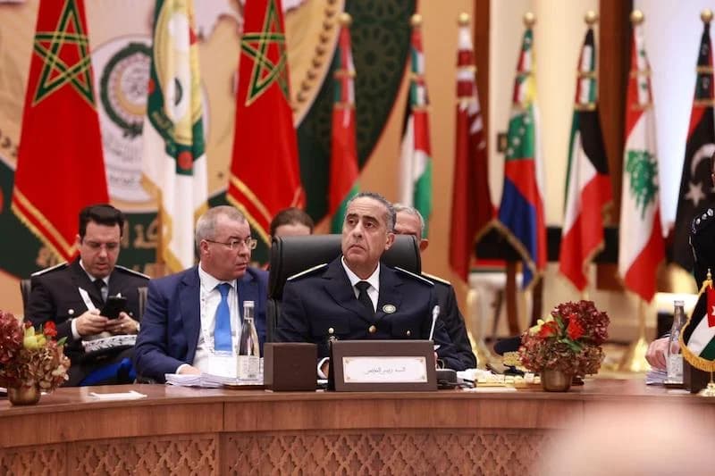 عبد اللطيف حموشي يوشّح بوسام الأمير نايف للأمن العربي المدير العام للأمن الوطني ولمراقبة التراب الوطني، عبد اللطيف حموشي