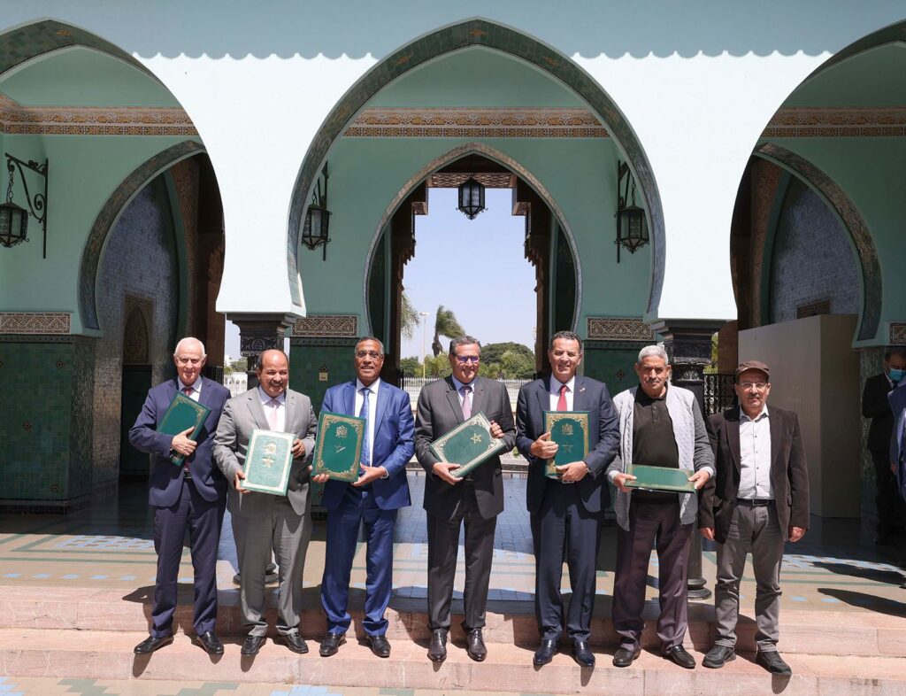 أخنوش يتواصل مع النقابات و"الباطرونا" تمهيدًا لجولة الحوار الاجتماعي