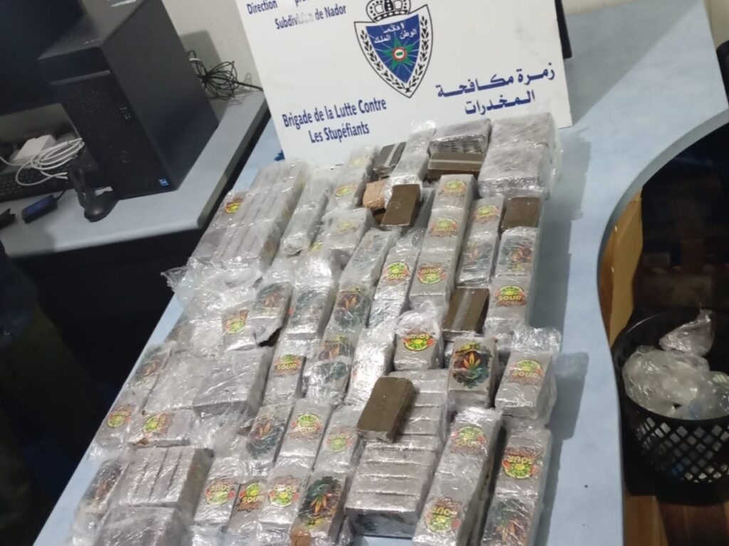 إحباط محاولة تهريب حوالي 26 كيلوغراما من مخدر “الشيرا”