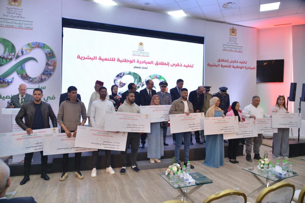 لقاء تواصلي بعمالة الصخيرات – تمارة بمناسبة الاحتفال بالذكرى العشرين لانطلاق المبادرة الوطنية للتنمية البشرية