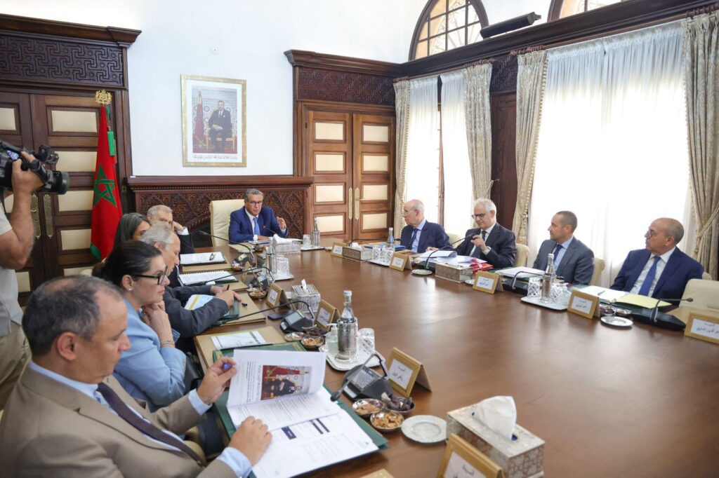 رئيس الحكومة يترأس اجتماع اللجنة البين وزارية المكلفة ببرنامج إعادة البناء والتأهيل العام للمناطق المتضررة من زلزال الحوز