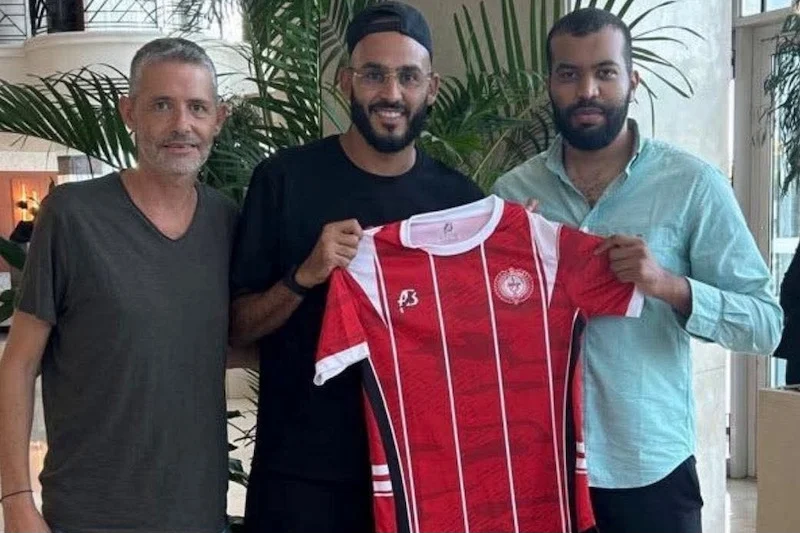 الكوكب يعزز صفوفه بخبرة خالد بوطيب قبل انطلاق الموسم خالد بوطيب