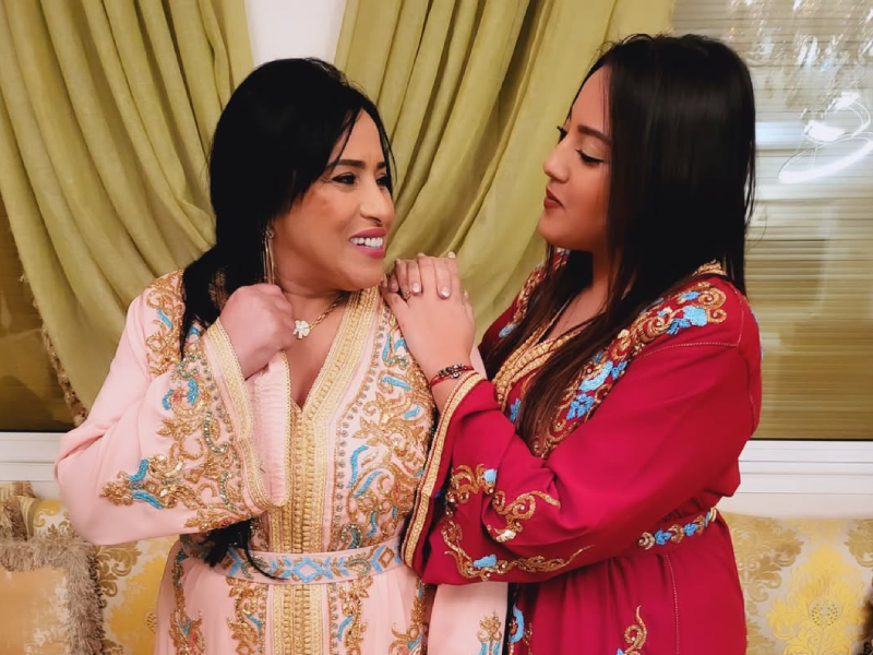 سامية دلال تدخل القفص الذهبي من جديد وتحتفل بليلة الحناء نجاة اعتابو ونجلتها سامية دلال