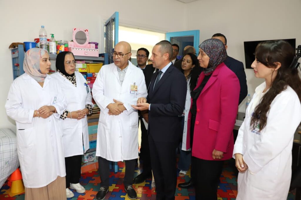 وزير الصحة والحماية الاجتماعية يتفقد مشروع المستشفى الجهوي للتخصصات ويزور مؤسسات صحية بتطوان