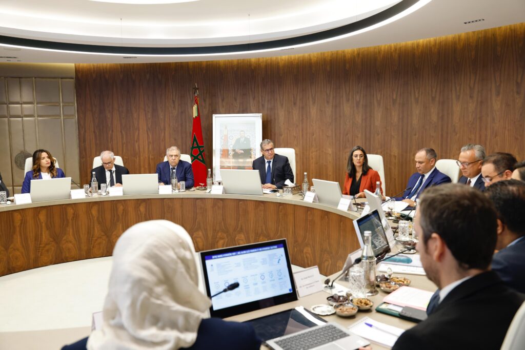 رئيس الحكومة يترأس اجتماع لجنة قيادة "عرض المغرب" في مجال الهيدروجين الأخضر