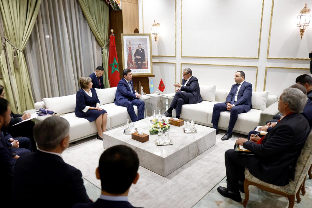رئيس الحكومة يستقبل رئيس مجلس النواب بجمهورية كازاخستان