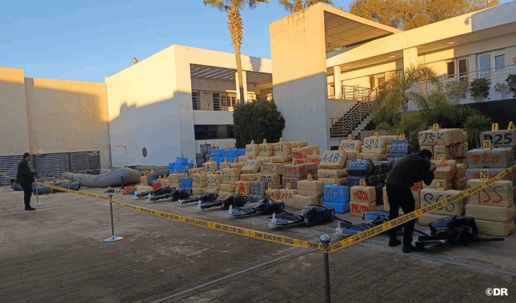 "البسيج" يحبط شبكة دولية للاتجار بالمخدرات ويضبط 16 طنا من الشيرا