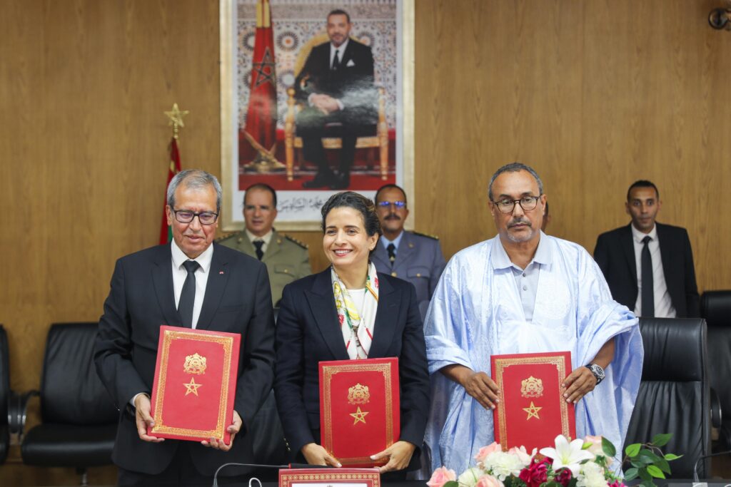 الداخلة.. توقيع ثلاث اتفاقيات استراتيجية لتعزيز التحول الرقمي والانتقال الطاقي