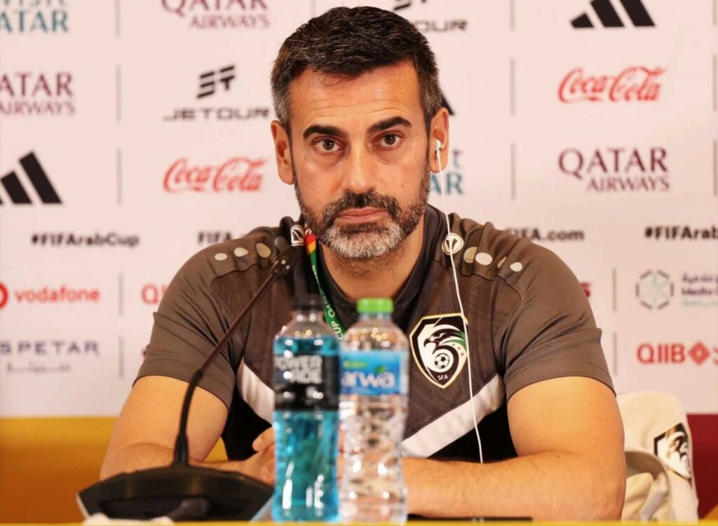 المدرب الإسباني خوسيه لانا