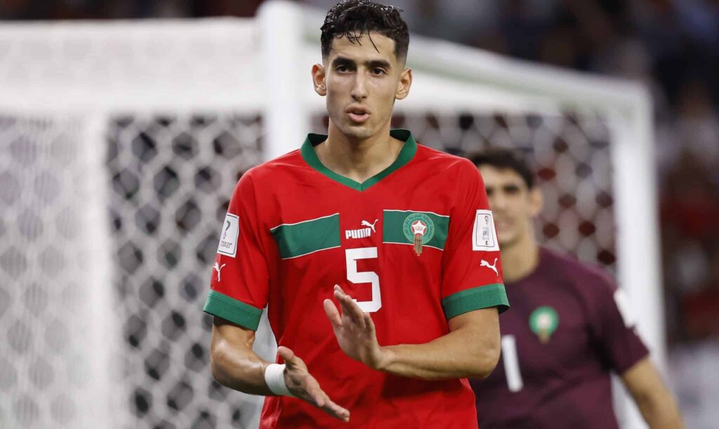 لاعب المنتخب الوطني نايف أكرد