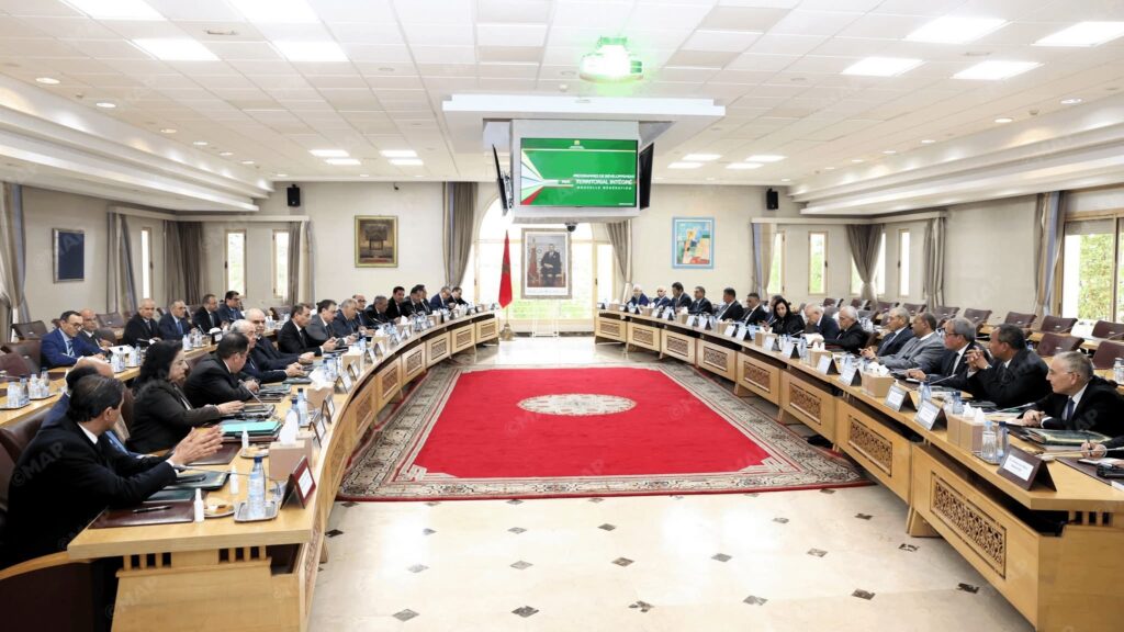 اجتماع لفتيت والولاة ورؤساء الجهات يدفع ببرامج التنمية الترابية نحو مرحلة متقدمة