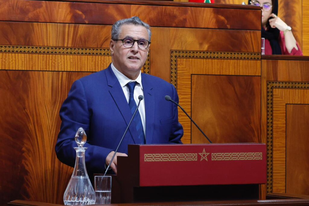 عزيز أخنوش في تعقيبه على مداخلات فرق الأغلبية والمعارضة، خلال جلسة عامة لمناقشة حصيلة عمل الحكومة